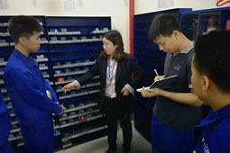 華謀咨詢?yōu)槟常C械與設備行業(yè)）公司進行現(xiàn)場3S打造指導