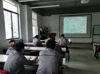 華謀咨詢?yōu)槟常C械與設備行業(yè)）公司進行QC七大手法培訓
